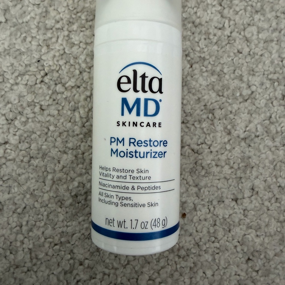 EltaMD PM Restore Moisturizer - White and Blue